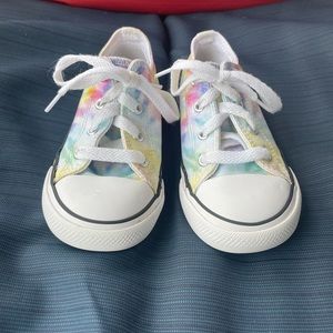 Size 10 purple converse. Excellent condition! Smoke free, pet free home.